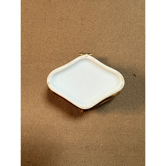 Vintage Floral Trinket Box Porcelain Pill Box Dresser Decor Gift - Picture 4 of 8